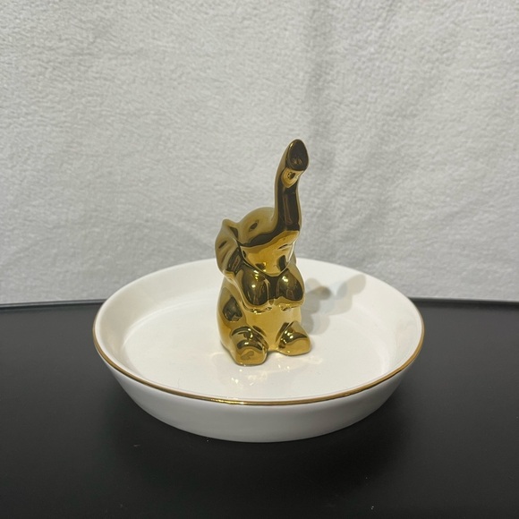 Stella & Dot Other - Stella & Dot Gold Elephant Ceramic Jewelry Holder